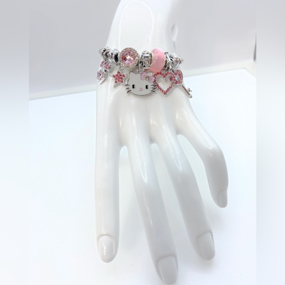 Hello Kitty charm bracelet - Picture 3 of 4